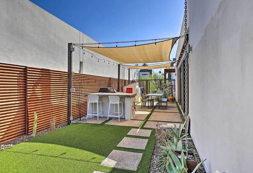 Convenient Phoenix Home W/ Heated Pool & Grill!