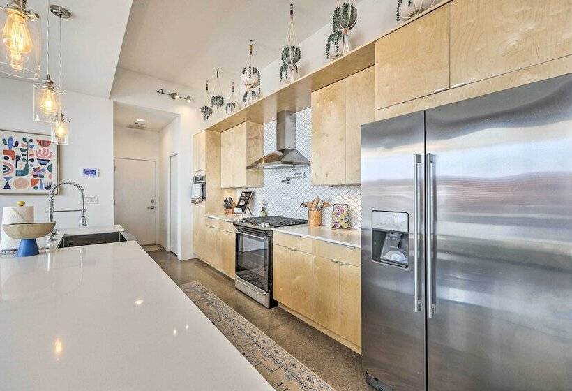 Convenient Phoenix Home W/ Heated Pool & Grill!