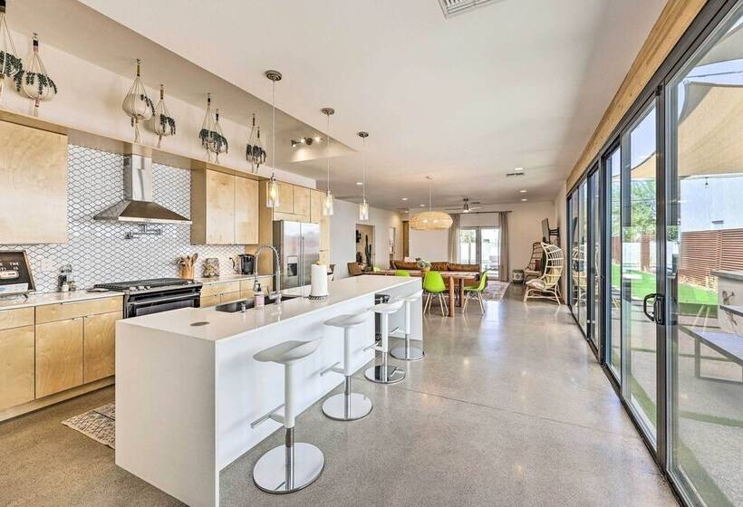 Convenient Phoenix Home W/ Heated Pool & Grill!