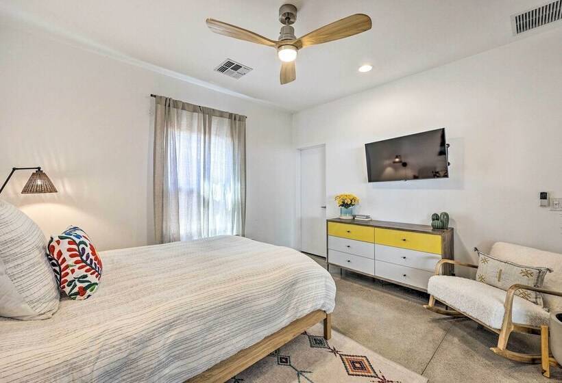 Convenient Phoenix Home W/ Heated Pool & Grill!