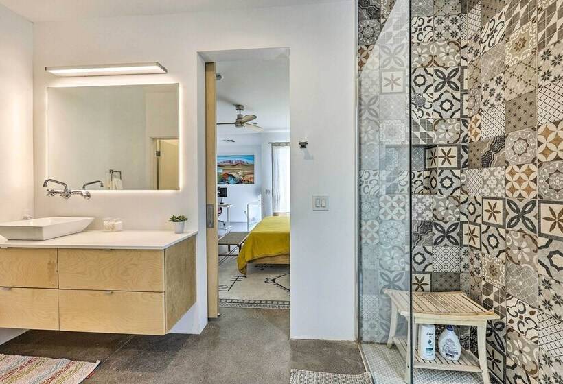 Convenient Phoenix Home W/ Heated Pool & Grill!