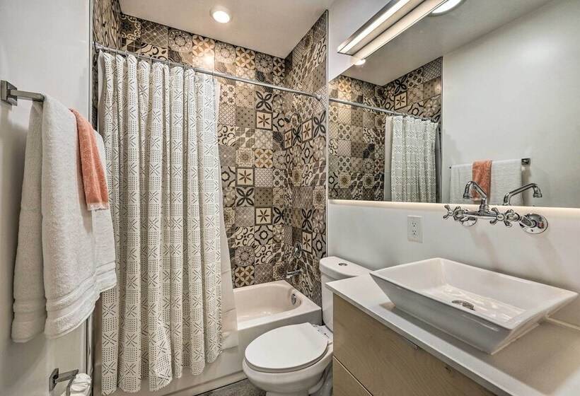 Convenient Phoenix Home W/ Heated Pool & Grill!