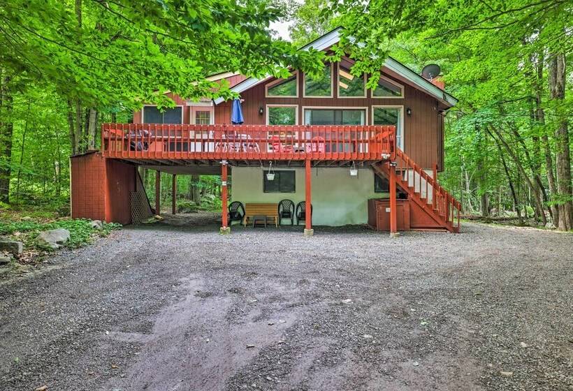 Poconos Cabin < 11 Mi To Tobyhanna State Park!