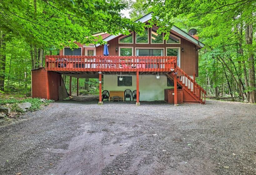 Poconos Cabin < 11 Mi To Tobyhanna State Park!