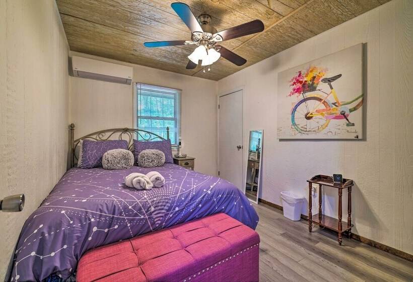 Poconos Cabin < 11 Mi To Tobyhanna State Park!