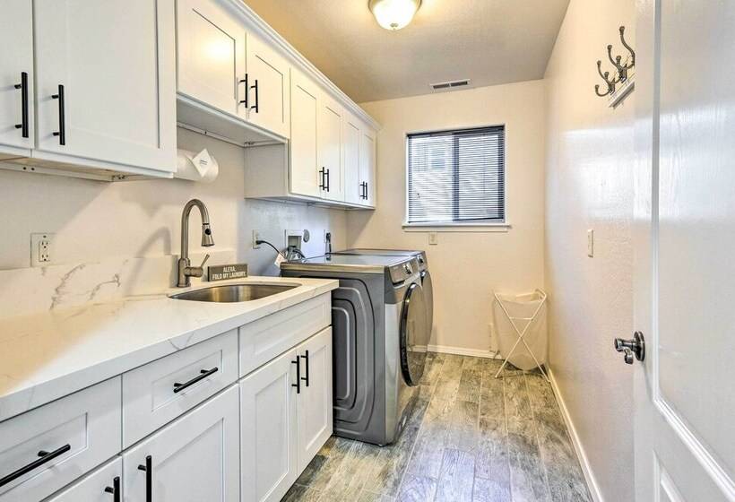 Quaint Flagstaff Retreat W/ Outdoor Dining!