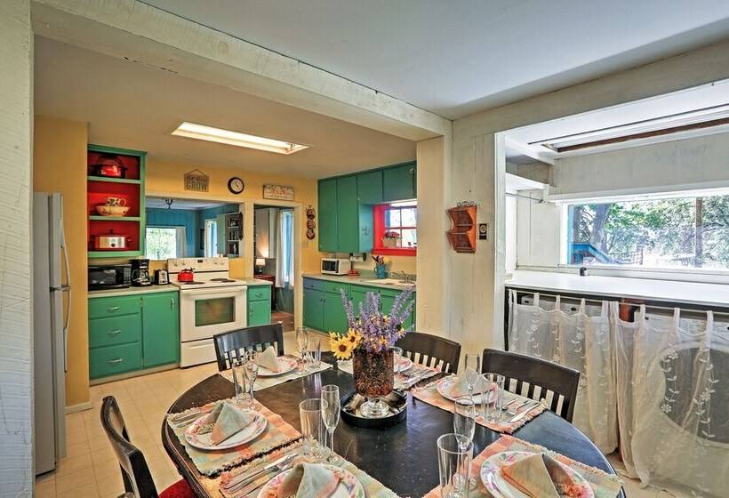 Quiet Durango Farmhouse W/ Beautiful Yard & Gazebo