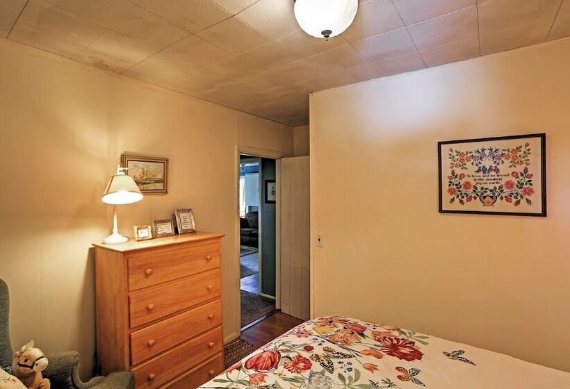 Quiet Durango Farmhouse W/ Beautiful Yard & Gazebo