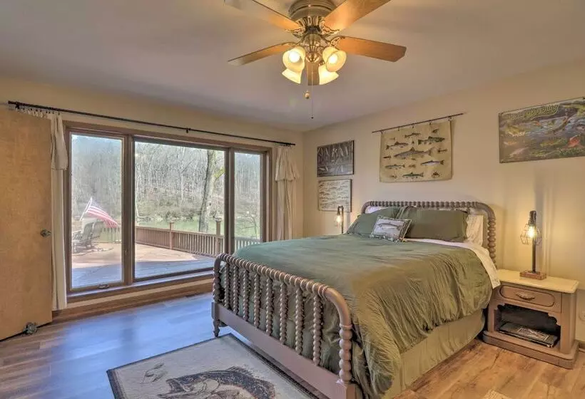 Riverfront Retreat W/ Fire Pit: Fish & Hike!