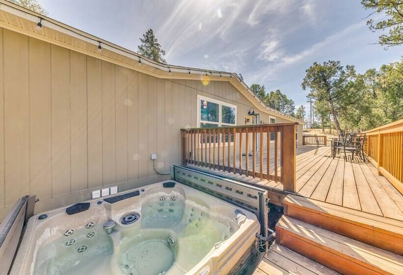 Ruidoso Cabin W/ Hot Tub & On Site Hiking!