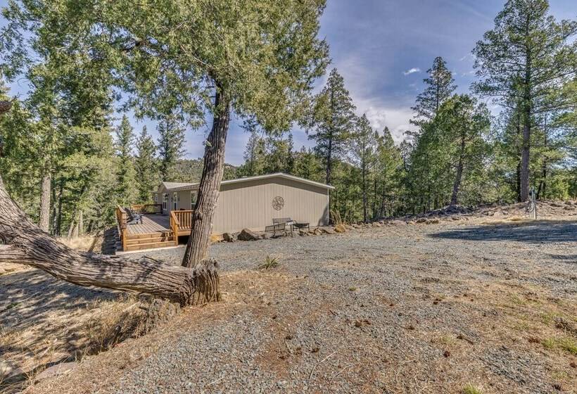 Ruidoso Cabin W/ Hot Tub & On Site Hiking!