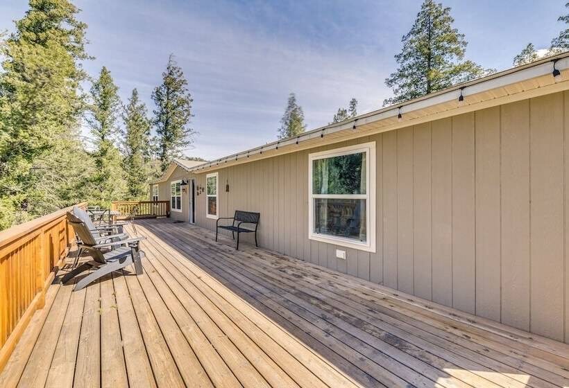 Ruidoso Cabin W/ Hot Tub & On Site Hiking!