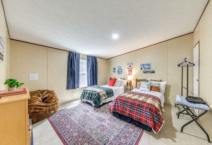 Ruidoso Cabin W/ Hot Tub & On Site Hiking!