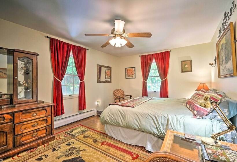 Rustic Adirondacks Home W/ Hot Tub & Lake Access!