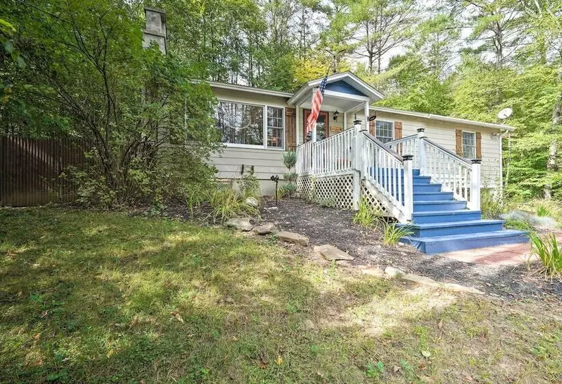Rustic Adirondacks Home W/ Hot Tub & Lake Access!