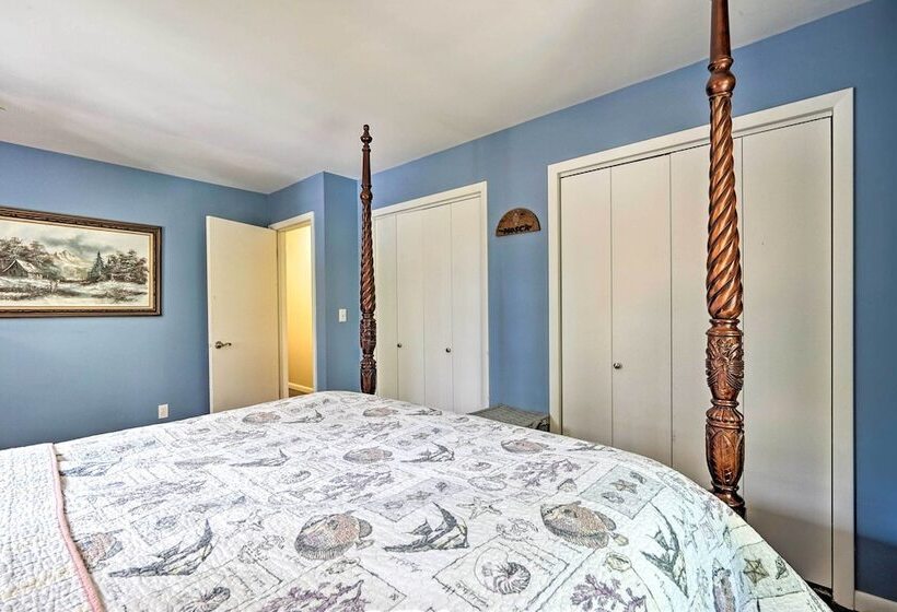 Rustic Adirondacks Home W/ Hot Tub & Lake Access!