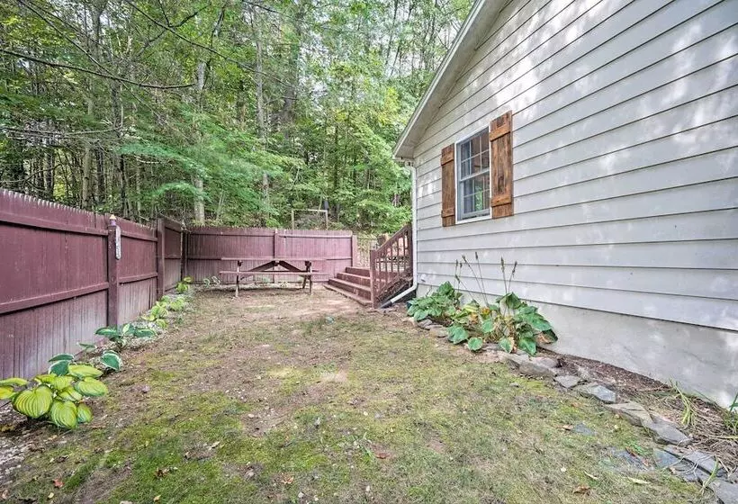 Rustic Adirondacks Home W/ Hot Tub & Lake Access!