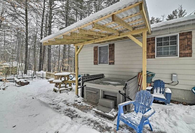 Rustic Adirondacks Home W/ Hot Tub & Lake Access!