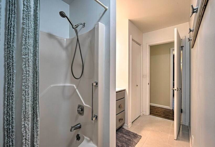 Rustic Adirondacks Home W/ Hot Tub & Lake Access!