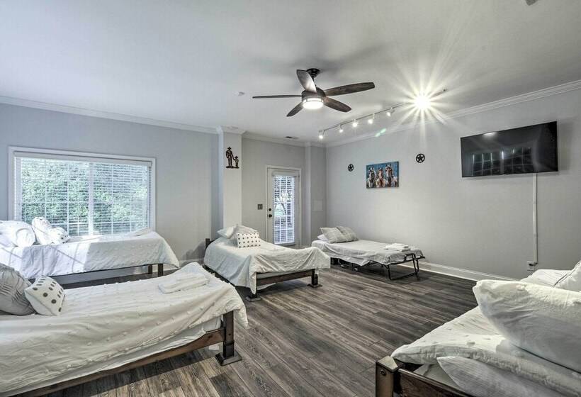 Rustic Pinehurst House W/ Fire Pit & Game Room