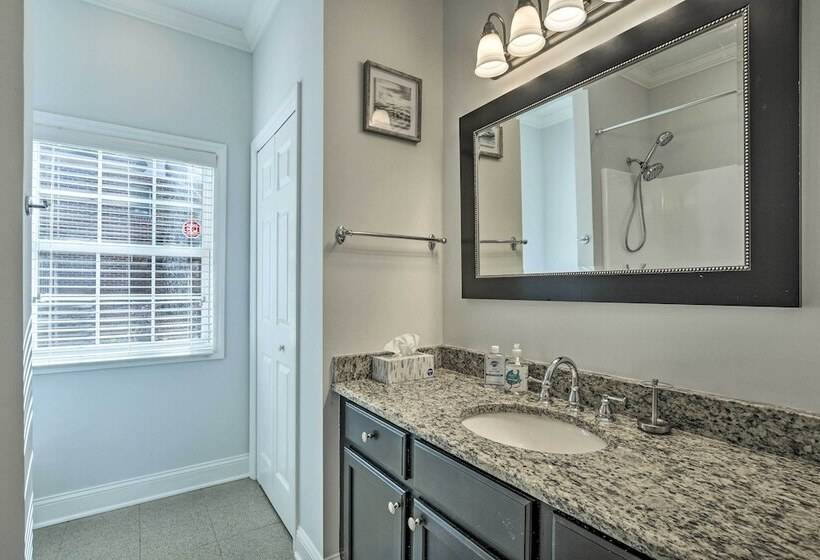 Rustic Pinehurst House W/ Fire Pit & Game Room