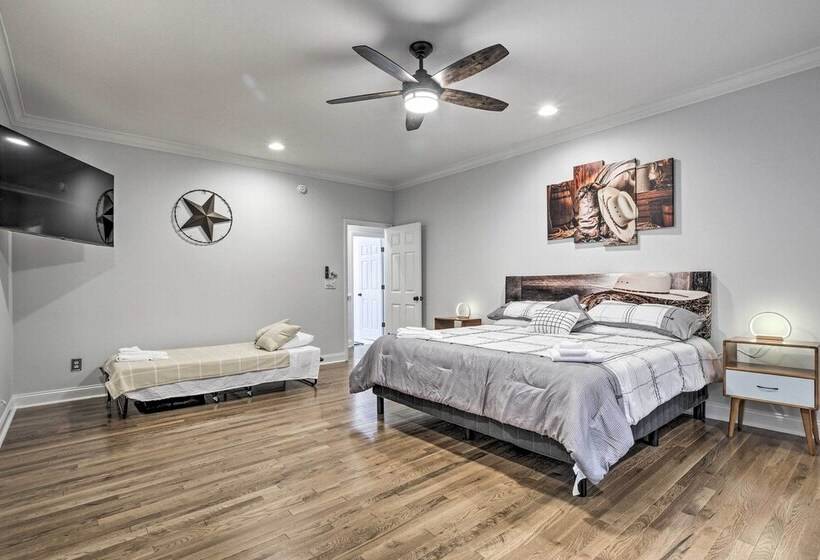 Rustic Pinehurst House W/ Fire Pit & Game Room