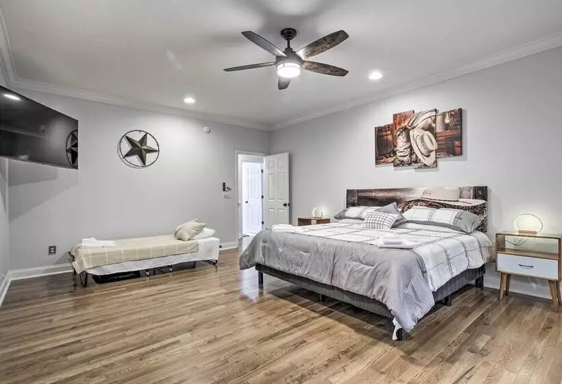 Rustic Pinehurst House W/ Fire Pit & Game Room
