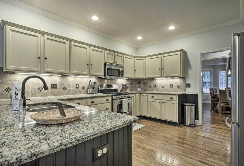 Rustic Pinehurst House W/ Fire Pit & Game Room