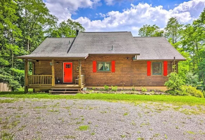 Slaty Fork Escape W/ Mountain View + Hot Tub!