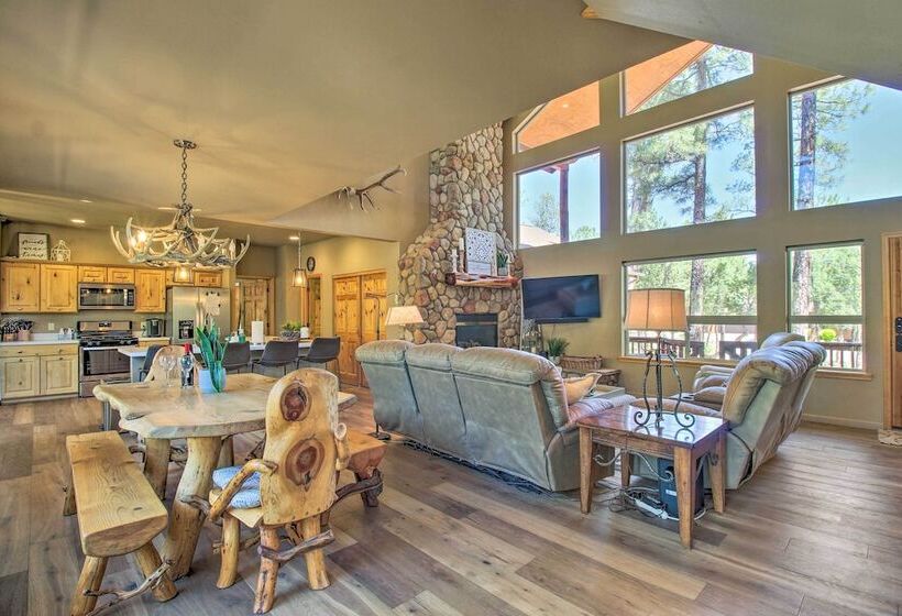 Deck, Grill & Fire Pit: Spacious Show Low Hideaway