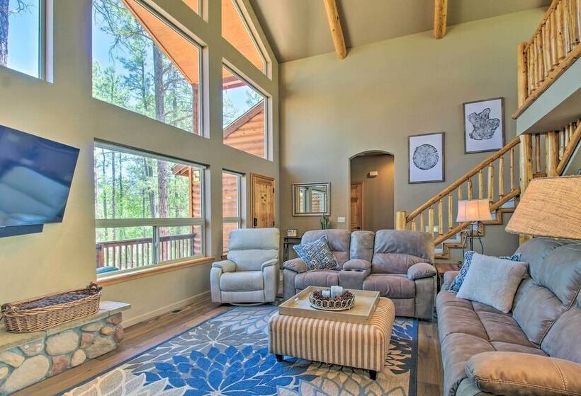 Deck, Grill & Fire Pit: Spacious Show Low Hideaway