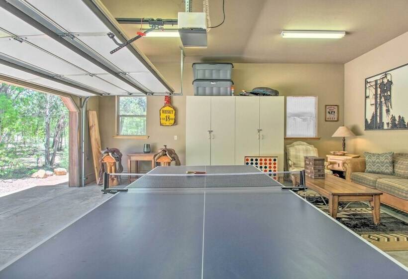 Deck, Grill & Fire Pit: Spacious Show Low Hideaway