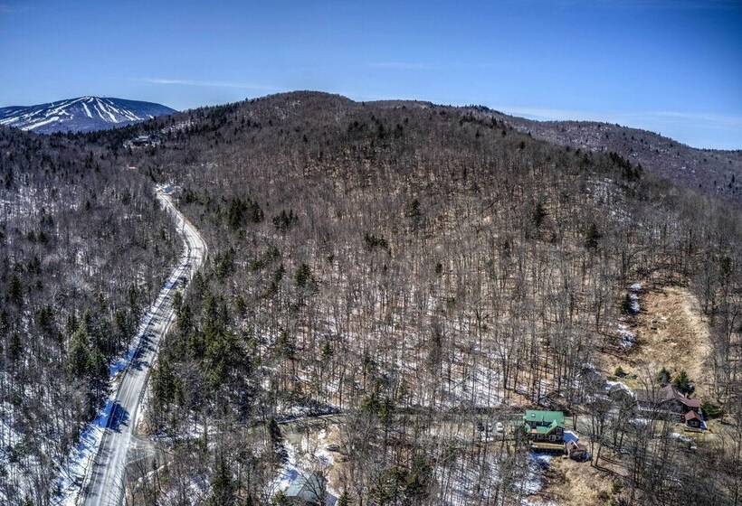 Storybook Stratton House: 3 Mi To Mount Snow!