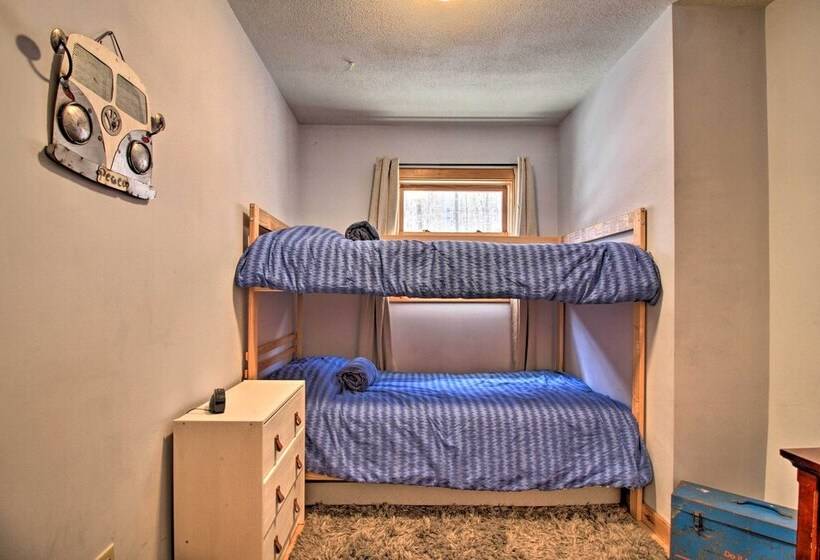 Storybook Stratton House: 3 Mi To Mount Snow!