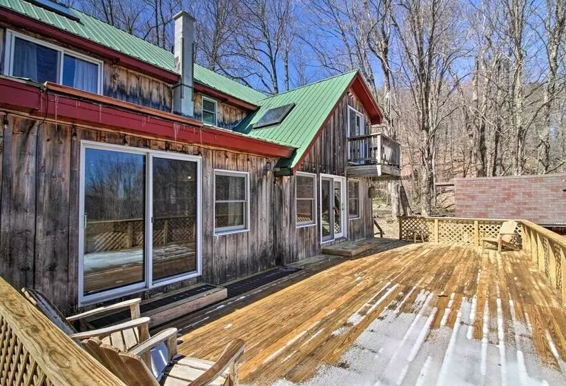 Storybook Stratton House: 3 Mi To Mount Snow!