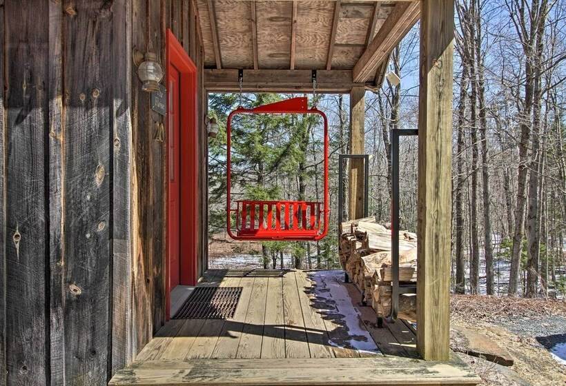 Storybook Stratton House: 3 Mi To Mount Snow!