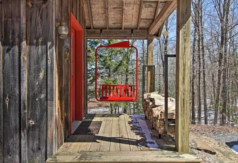 Storybook Stratton House: 3 Mi To Mount Snow!