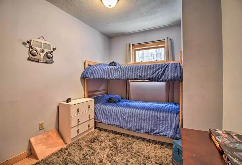 Storybook Stratton House: 3 Mi To Mount Snow!