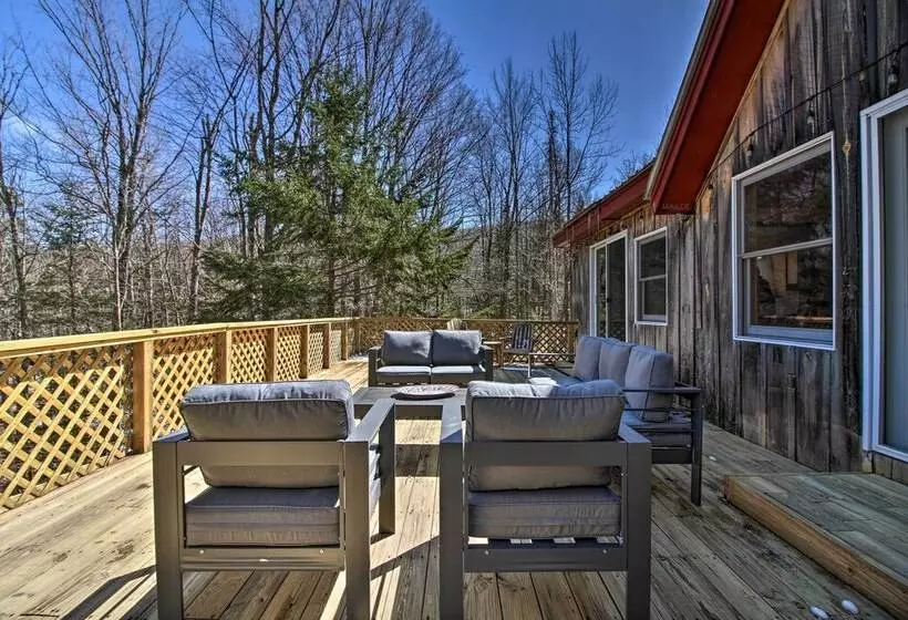 Storybook Stratton House: 3 Mi To Mount Snow!