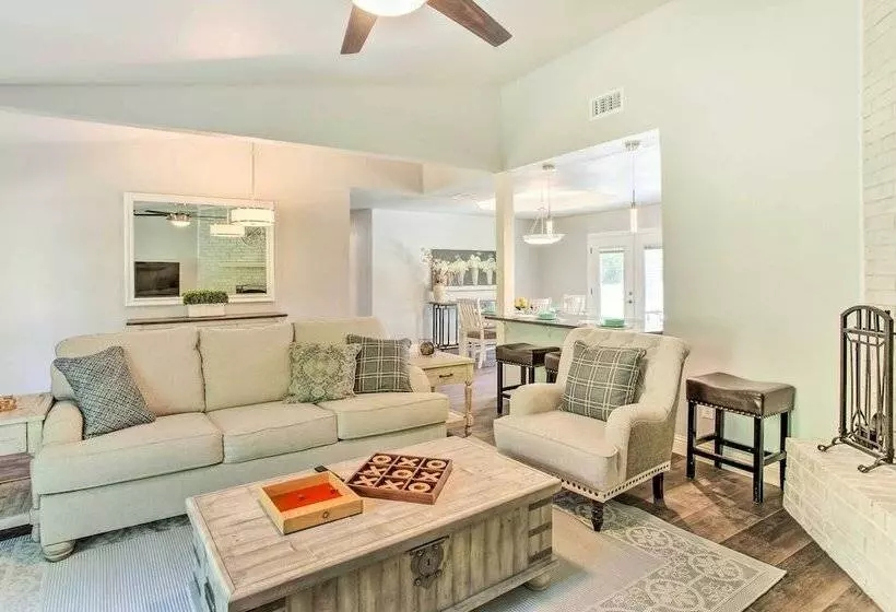 ~ 3 Mi To Dtwn Mckinney: Suburban Texas Retreat