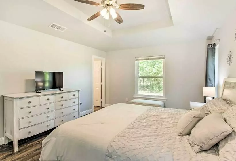 ~ 3 Mi To Dtwn Mckinney: Suburban Texas Retreat