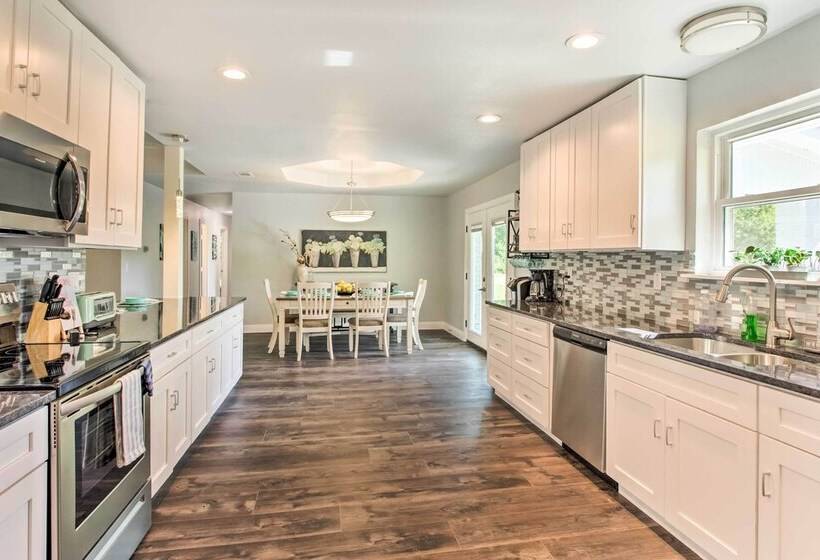 ~ 3 Mi To Dtwn Mckinney: Suburban Texas Retreat