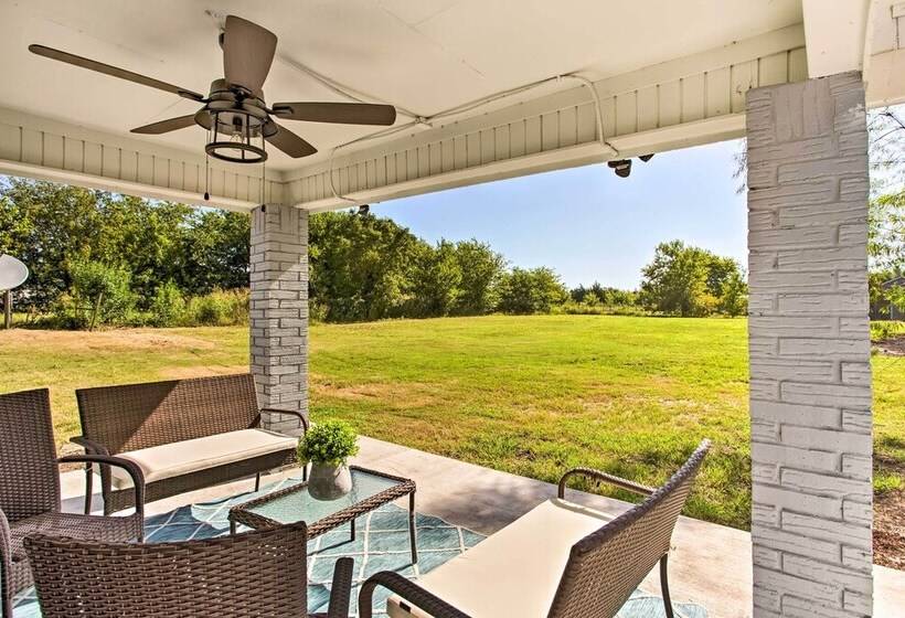~ 3 Mi To Dtwn Mckinney: Suburban Texas Retreat