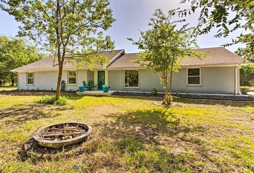 ~ 3 Mi To Dtwn Mckinney: Suburban Texas Retreat