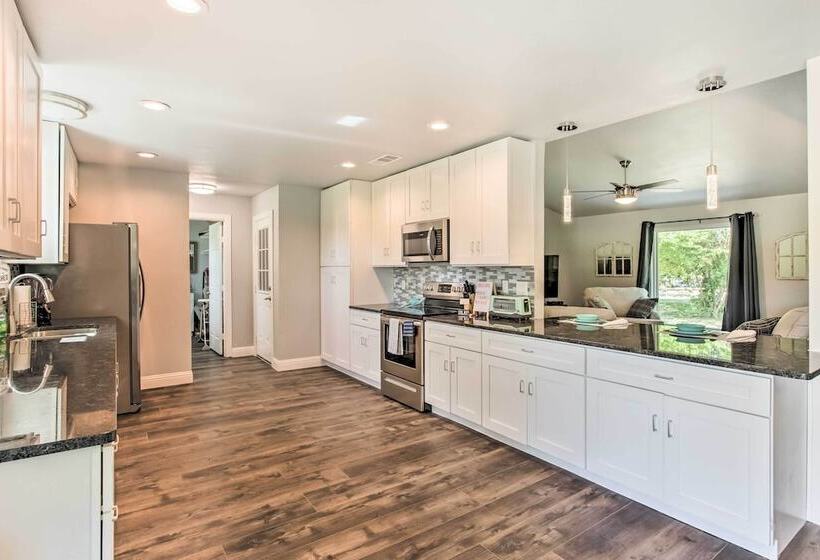 ~ 3 Mi To Dtwn Mckinney: Suburban Texas Retreat