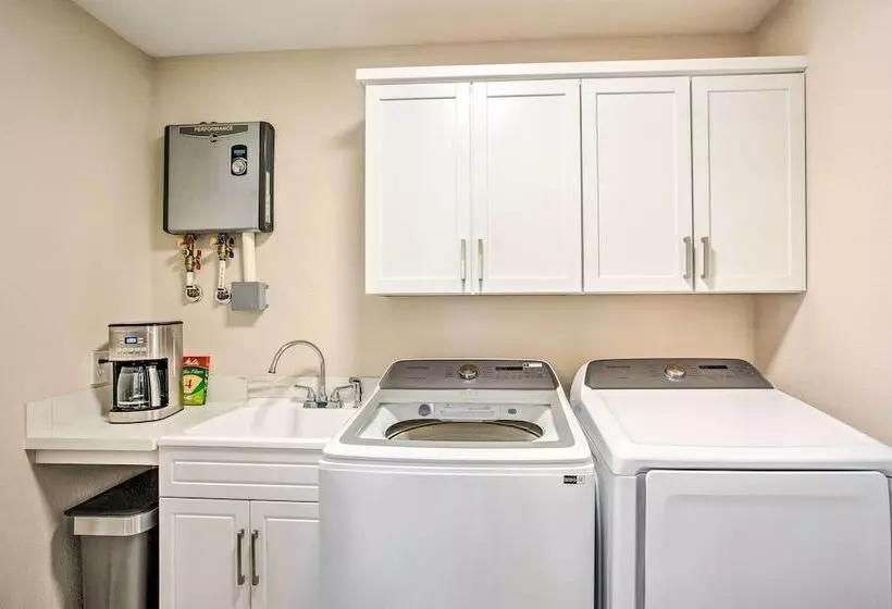 Wooded Pottsboro Escape ~ 1 Mi To Lake Texoma