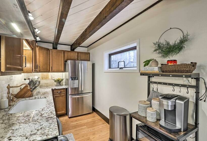 Woodsy Flagstaff Hideaway W/ Deck + Sunroom!