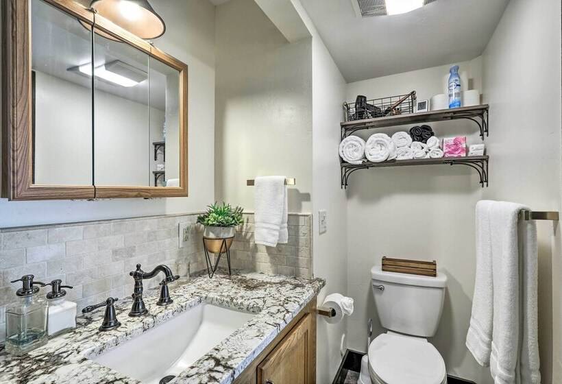 Woodsy Flagstaff Hideaway W/ Deck + Sunroom!