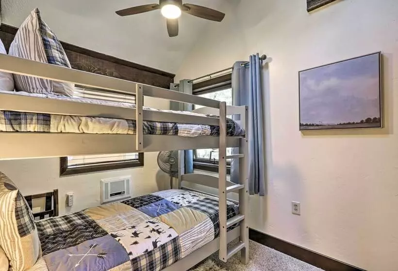 Woodsy Flagstaff Hideaway W/ Deck + Sunroom!