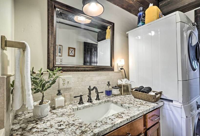 Woodsy Flagstaff Hideaway W/ Deck + Sunroom!